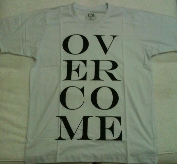 Camiseta - Overcome OC Cinza