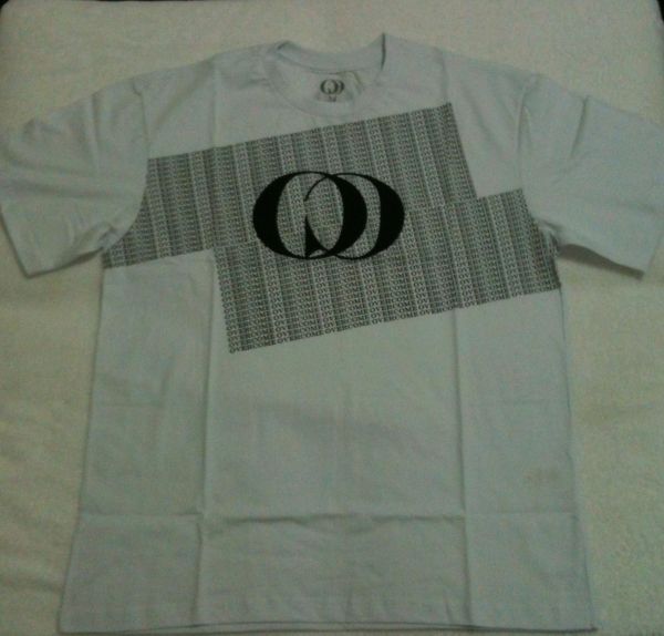 Camiseta - Overcome Shoulder Cinza